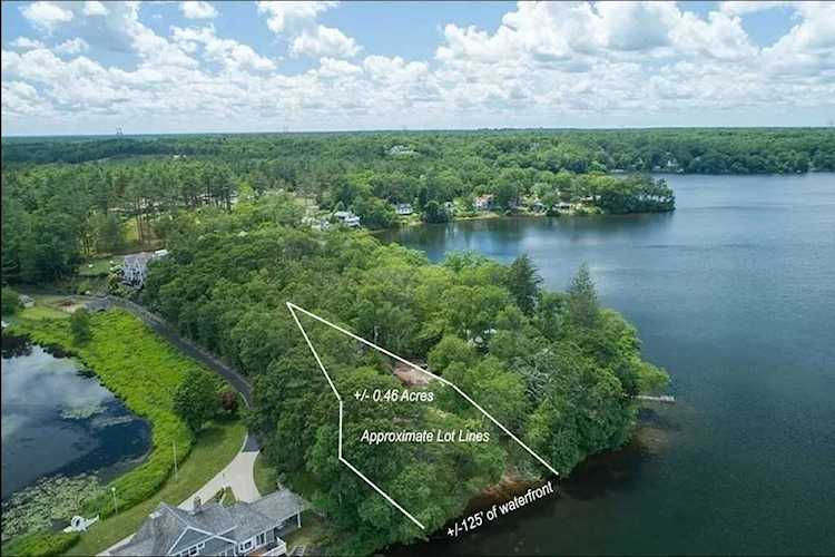 25 Knights Point Rd Plymouth, MA 02360