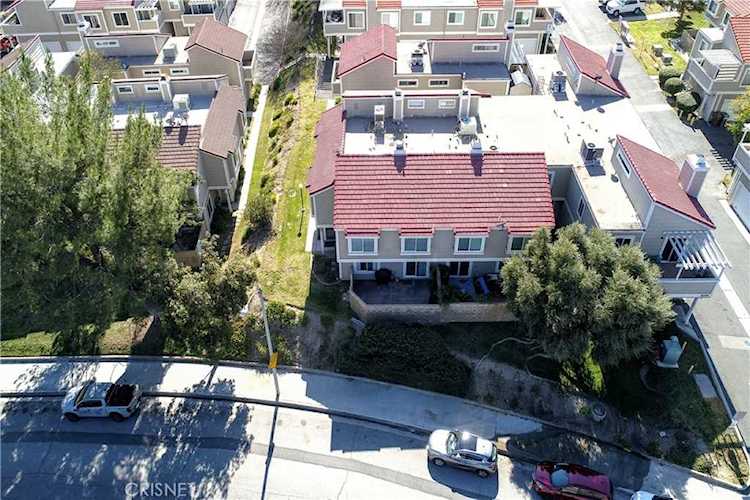 31355 The Old Rd #A Castaic, CA 91384