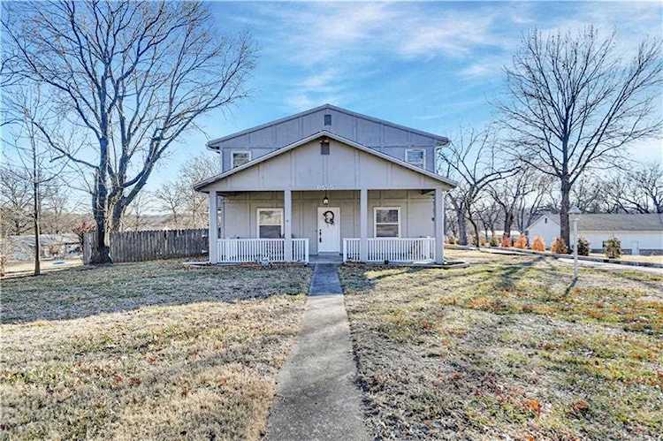 8525 W 47 St Overland Park, KS 66203 | MLS 2419917 Photo 1