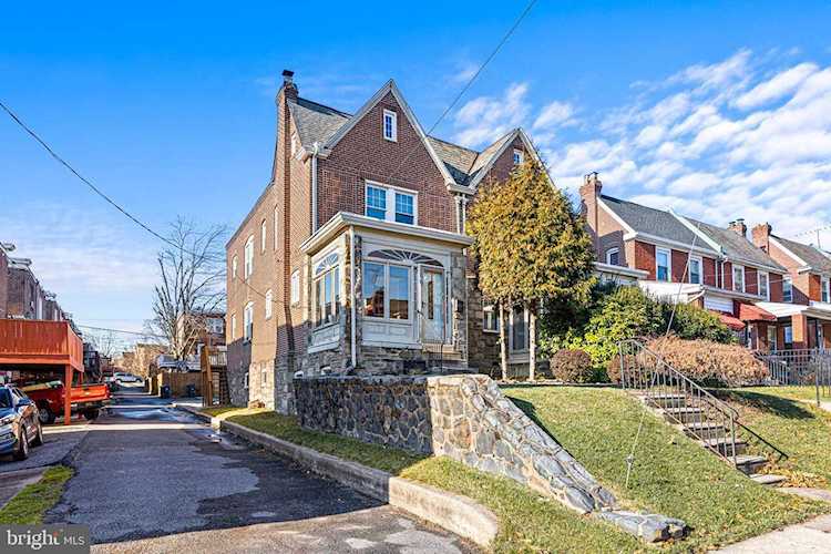 PHOTOS & DETAILS: 300 W 37th St, Wilmington, DE 19802 For Sale - MLS #DENC2037292 - Photos, Virtual Tour, School Info - Real Estate Listing Info Photo 1