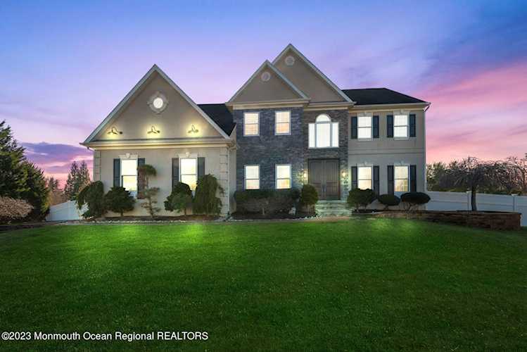 31 Stream Bank Dr Freehold, NJ 07728