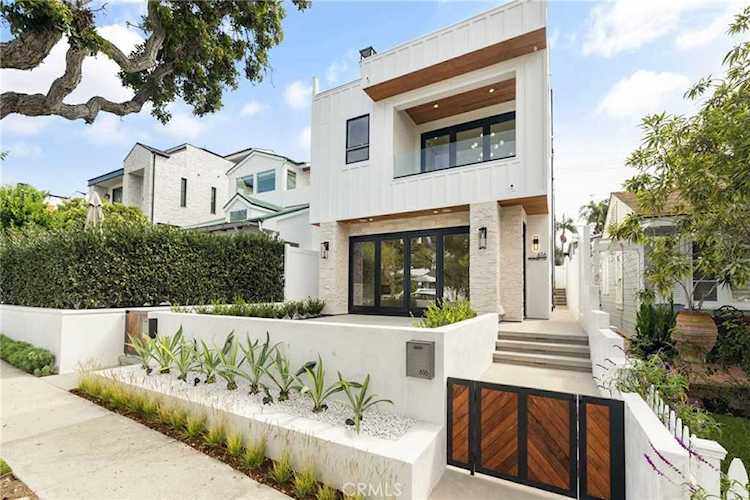 616 Poinsettia Ave Corona Del Mar, CA 92625