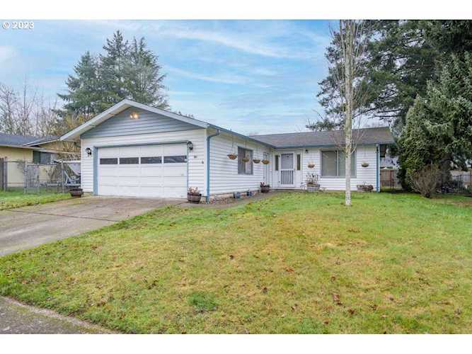 900 N Hulet AVE Newberg, OR 97132
