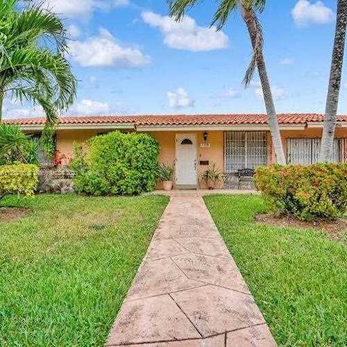 7981 SW 35th Ter Miami, FL 33155