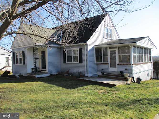 1029 7th St N Perkasie, PA 18944