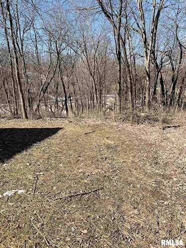 Lot 8; Waverly Rd Davenport, IA 52804 | MLS QC4239954 Photo 1