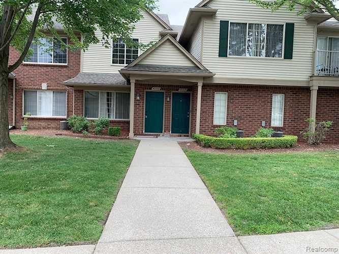 45555 Hidden View Ct Unit #39, Utica, MI 48315 in Hidden Borough Condo|Macomb MLS# 60118083 Photo 1