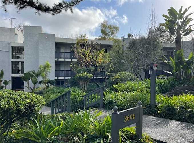 3604 W Estates Ln #201 Rolling Hills Estates, CA 90274