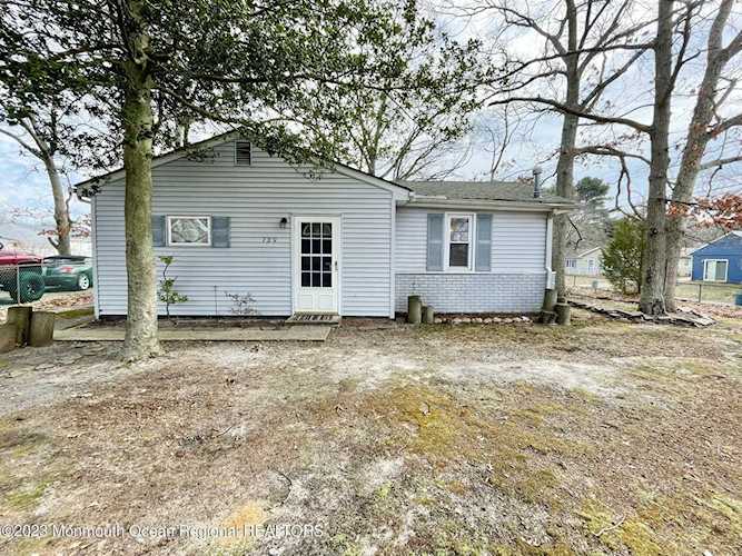 739 Birch Rd Lanoka Harbor, NJ 08734