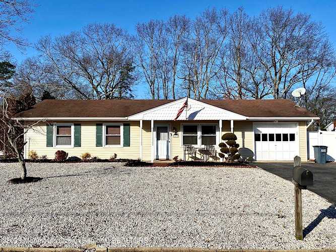 204 Lawrence Dr Lanoka Harbor, NJ 08734