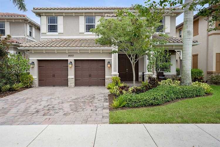 8650 Waterside Court Parkland, FL 33076