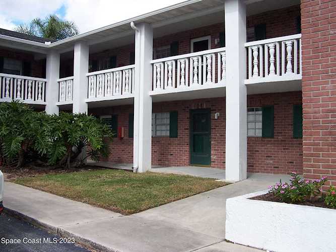 1880 Knox Mcrae Drive #111 Titusville, FL 32780