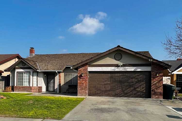 2357 Fernwood Dr Hanford, CA 93230 | MLS 221997 Photo 1