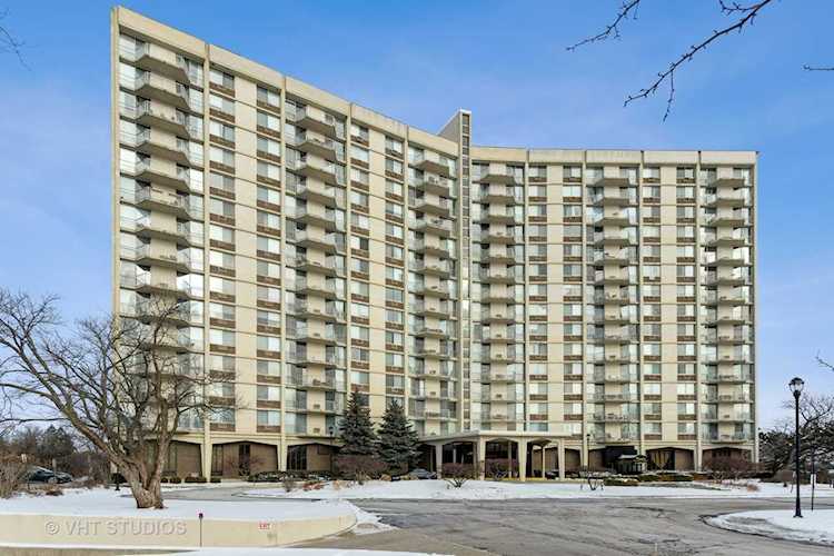 40 N Tower Rd #16G Oak Brook, IL 60523 | MLS 11710245 Photo 1