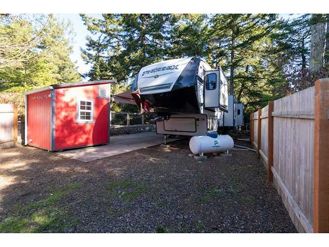 193 Nob Hill ST Florence, OR 97439 | MLS 23143092 Photo 1