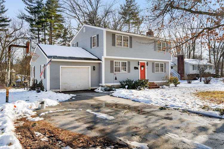 14 Westborn Dr Merrimack, NH 03054 | MLS 4942003 Photo 1