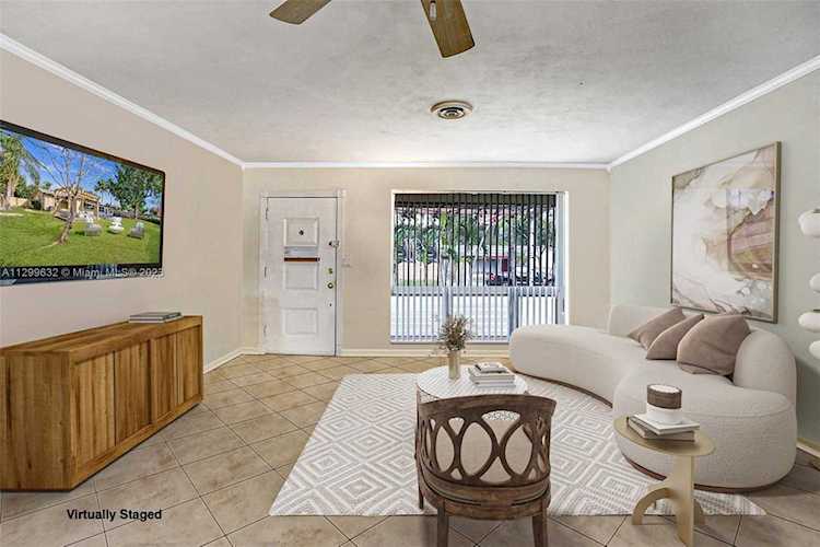 3338 Roosevelt St Hollywood, FL 33021