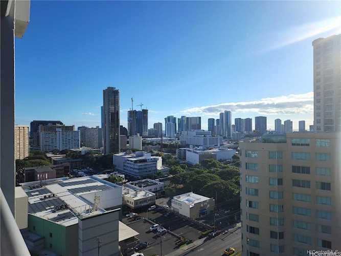 1315 Kalakaua Avenue #1702 Honolulu, HI 96826