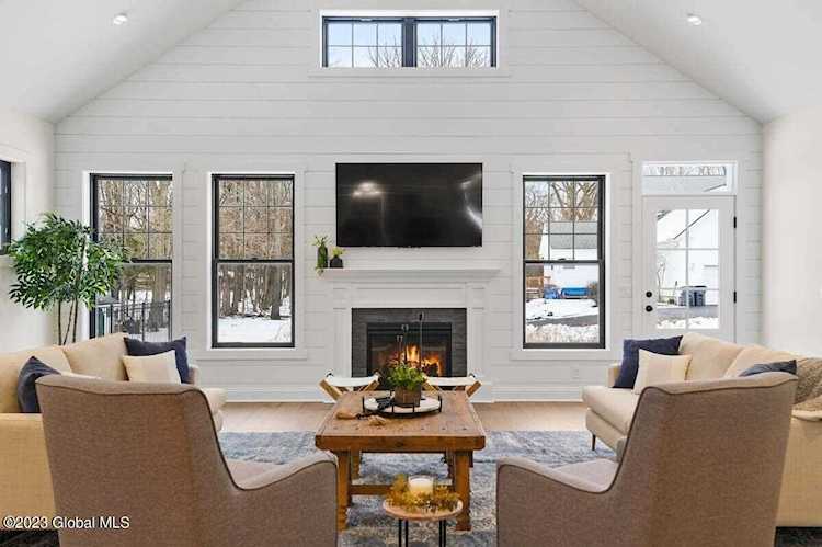 71 Waterview Dr Saratoga Springs, NY 12866