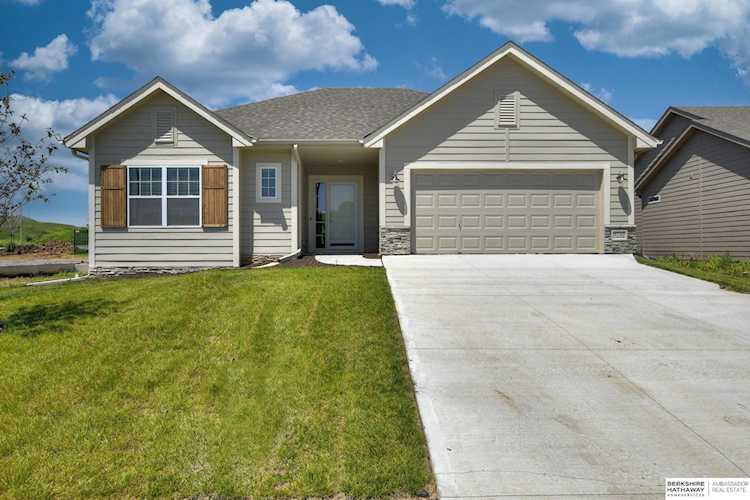 9720 S 103 St Papillion, NE 68046