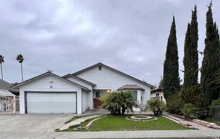1707 San Diego Street in Fairfield, CA Photo 1