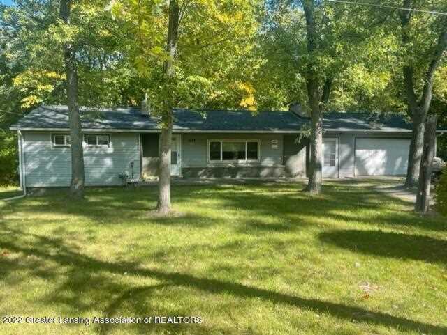 1627 River Terrace East Lansing, MI 48823