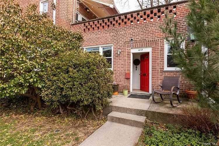 4601 Henry Hudson Parkway #A17 Bronx, NY 10463