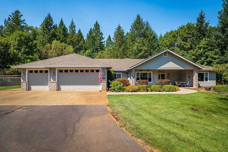 171 Red Rock Ln Grants Pass, OR 97527