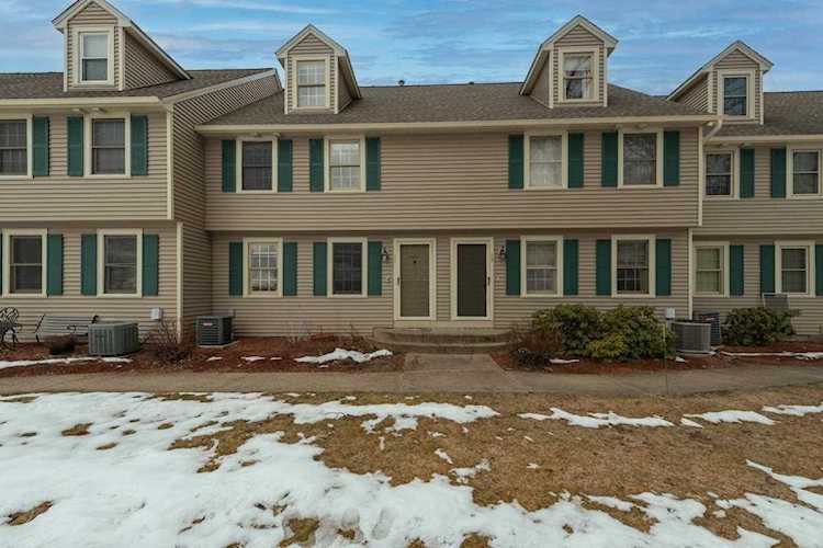 11 Glastonbury Dr Nashua, NH 03063