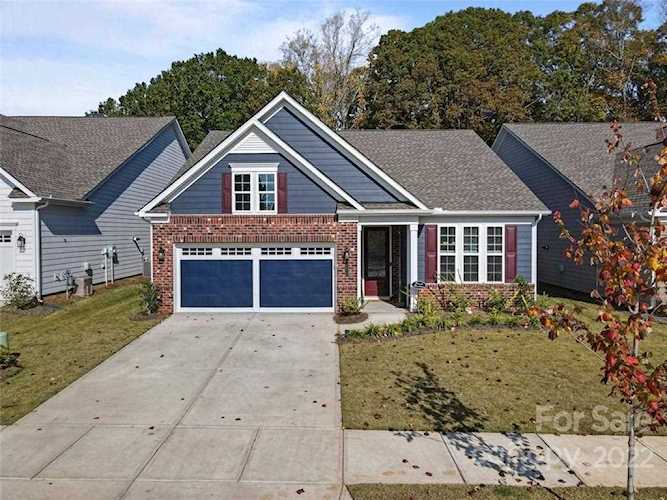 13013 Cozy Ct Charlotte, NC 28215 | MLS 3921395 Photo 1