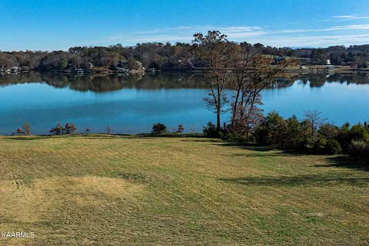147 Millerwood Ln Lenoir City, TN 37772