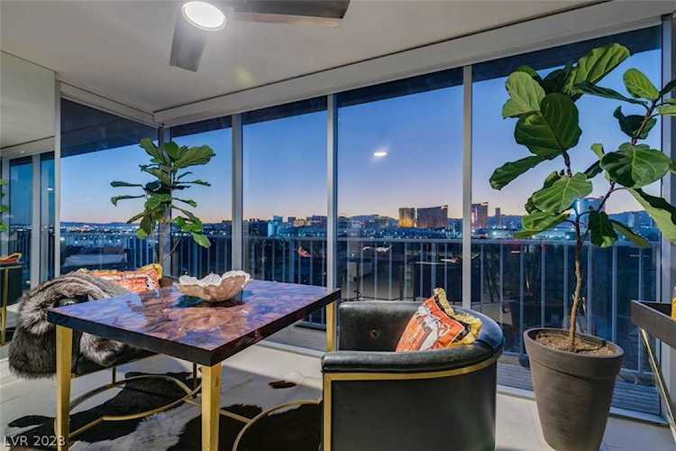 3111 Bel Air Dr #11A Las Vegas, NV 89109