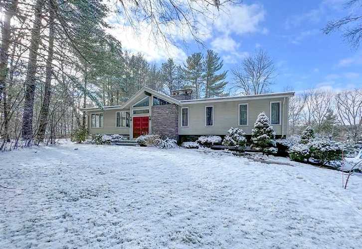 5 Willett Pond Drive, Westwood, MA 02090 - $1,352,000 - MLS#73075374 Photo 1