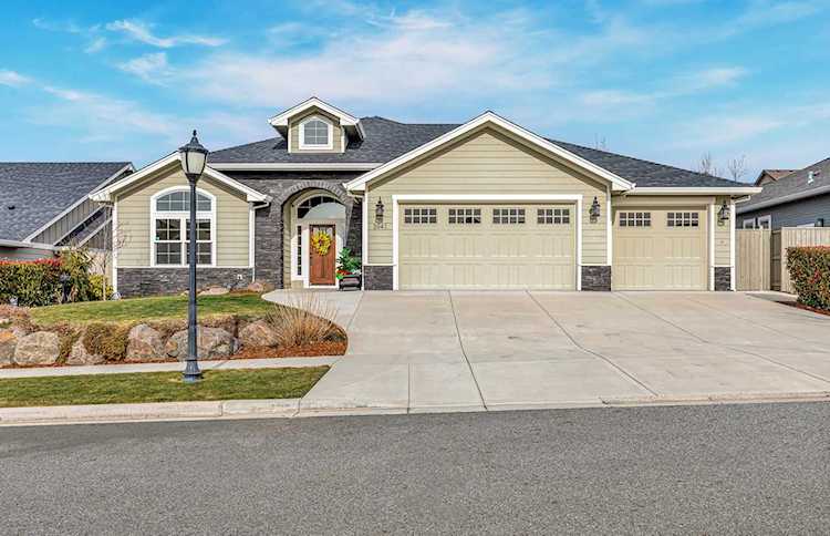 3941 Windgate St Medford, OR 97504