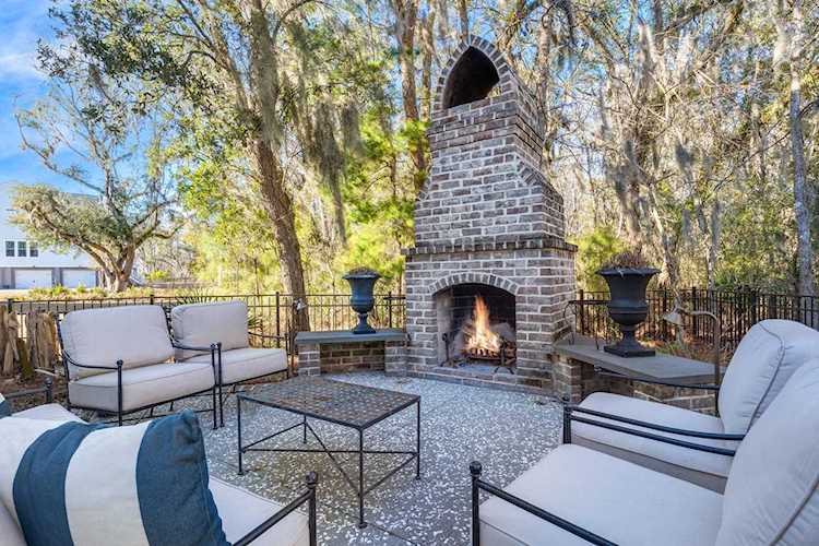 2413 Lieutenant Dozier Dr Johns Island, SC 29455