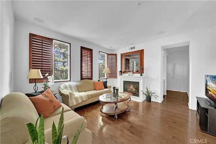 33 Nightshade Irvine, CA 92603
