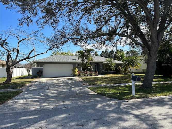 8755 Alegre CIRCLE Orlando, FL 32836