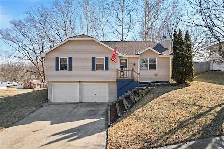 925 Vicksburg Ct Liberty, MO 64068 | MLS 2418403 Photo 1