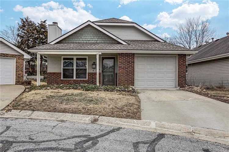 2710 NW 4th St Blue Springs, MO 64014 | MLS 2418843 Photo 1