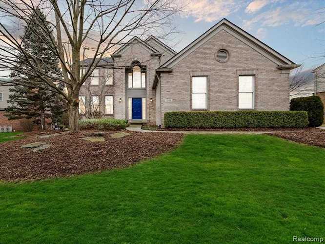 1898 Beaver Creek Rochester, MI 48307