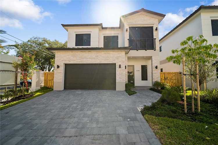 7779 SW 99th St Miami, FL 33156