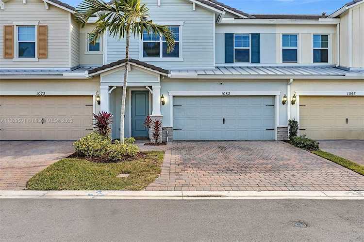 1083 Eucalyptus Dr Hollywood, FL 33021