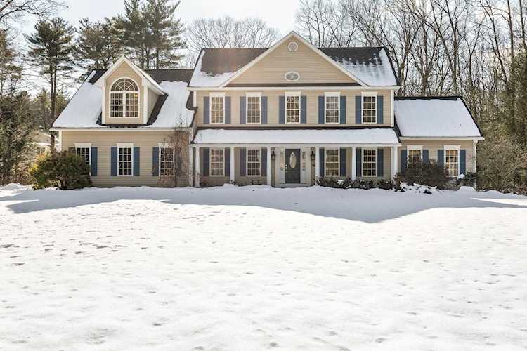 31 Isinglass Ln Chester, NH 03036