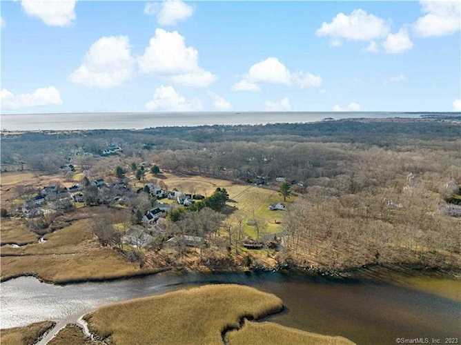 209 River Road Madison, CT 06443