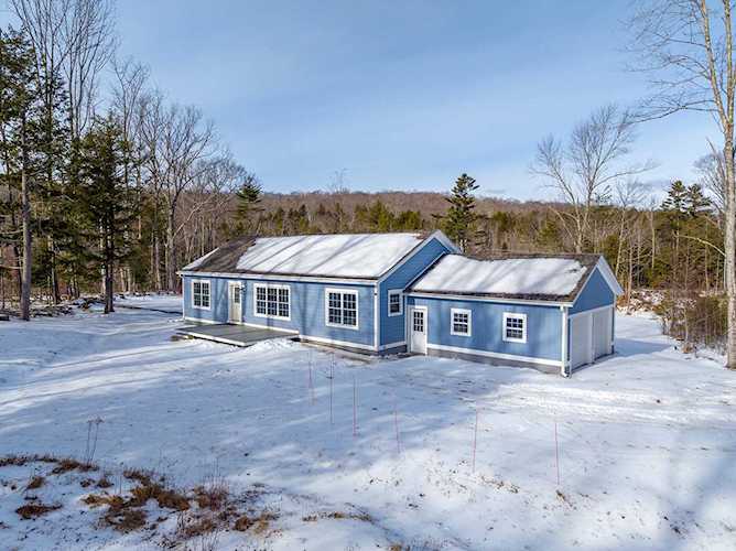 8 Pine Dr Lincolnville, ME 04849