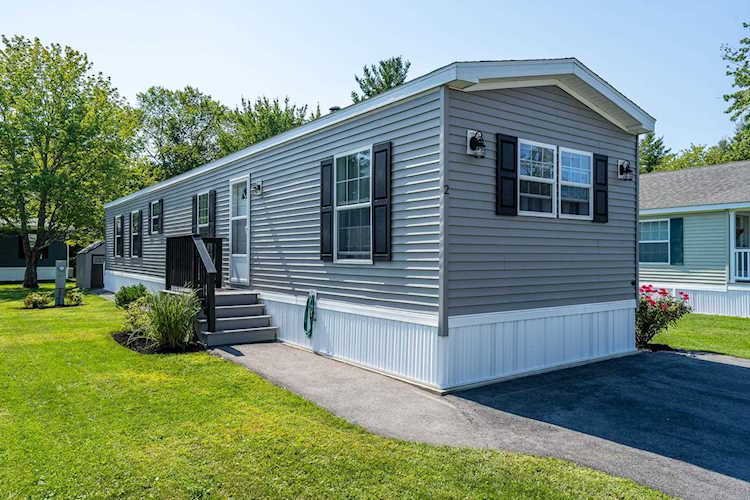 2 Beach Rose Ln North Hampton, NH 03862