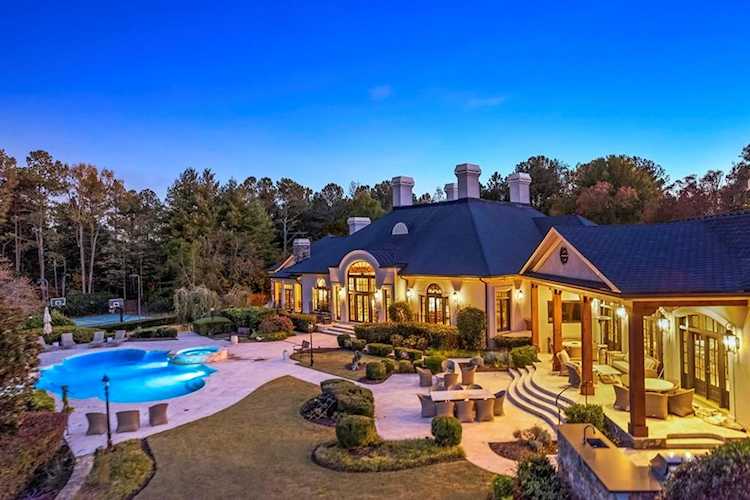 811 Hawks Nest Court Ball Ground, GA 30107