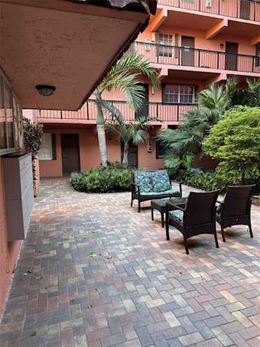 670 Tennis Club Dr #102 Fort Lauderdale, FL 33311