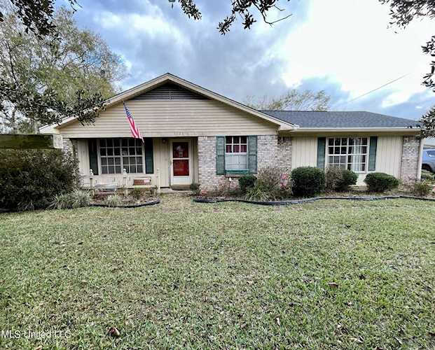 3308 Prescott Dr Moss Point, MS 39562