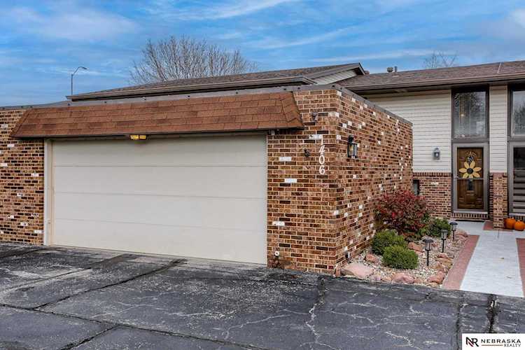 1406 Janice Ct Lincoln, NE 68506 | MLS 22228542 Photo 1